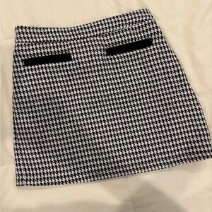 Girls Copper Key Black and White Houndstooth Skirt.